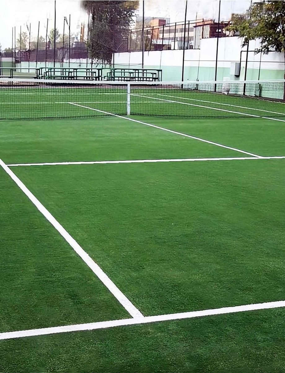 Construye tu pista de tenis de césped artificial en Ibiza