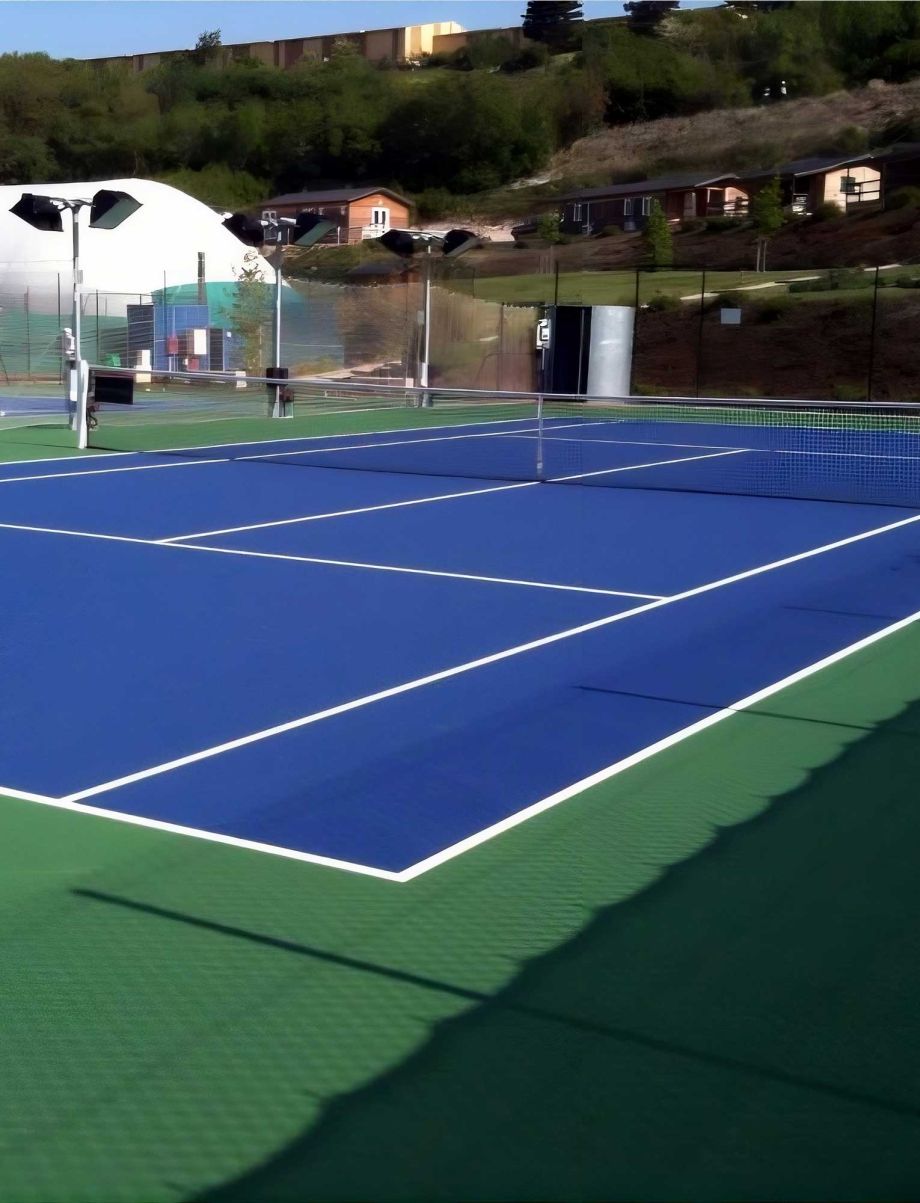 Construye tu pista de tenis de resina en Ibiza