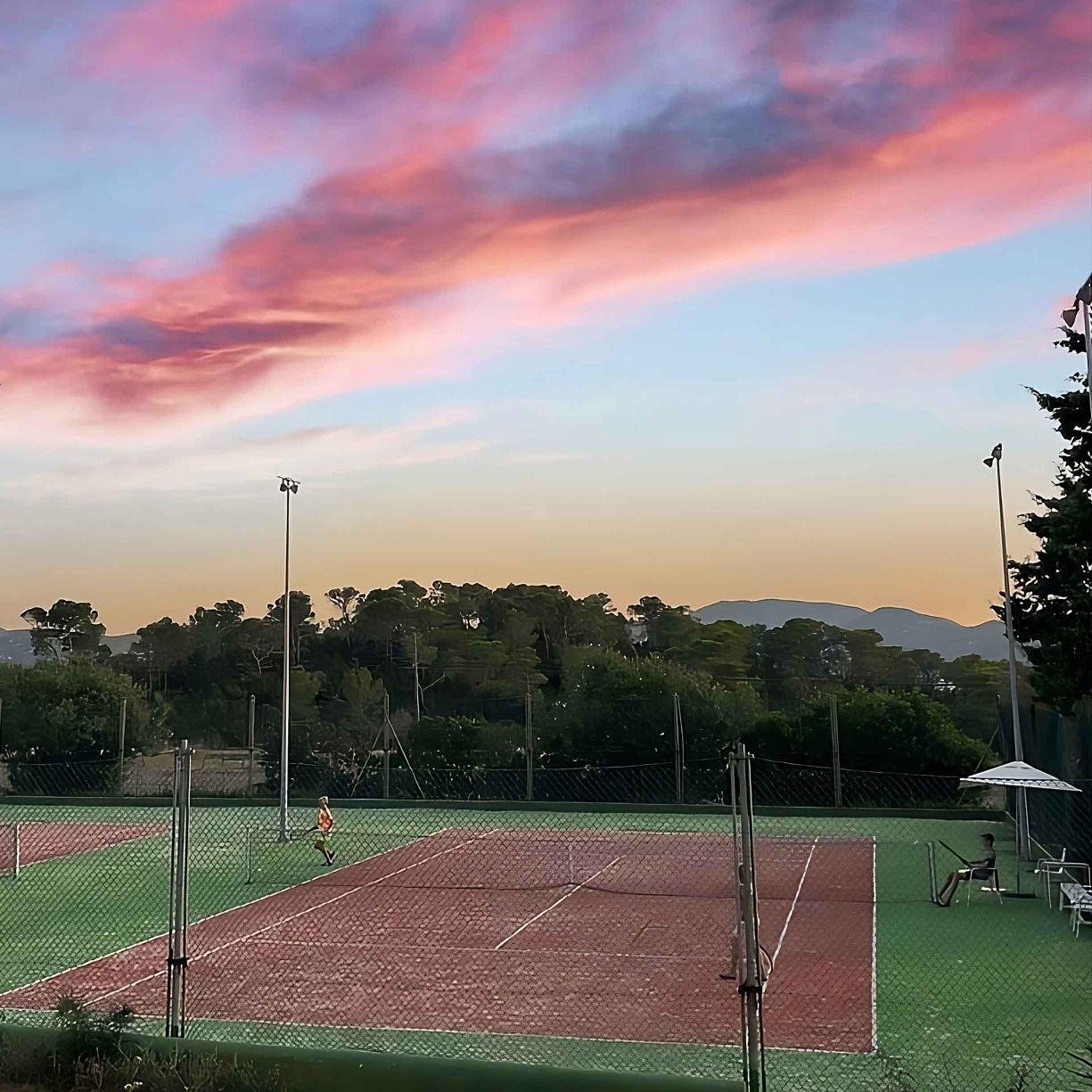 Viaje de tenis y pádel en grupos a Ibiza